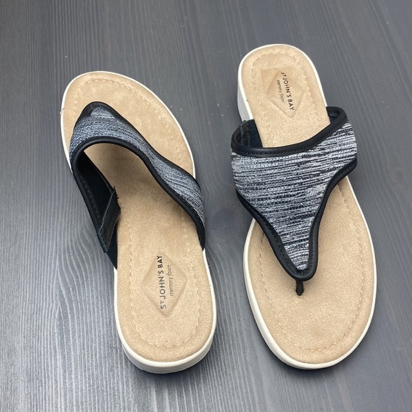 ST JOHNS BAY Memory Foam Thong Comfort Zomp Black Sandal Size 8 - Picture 5 of 14